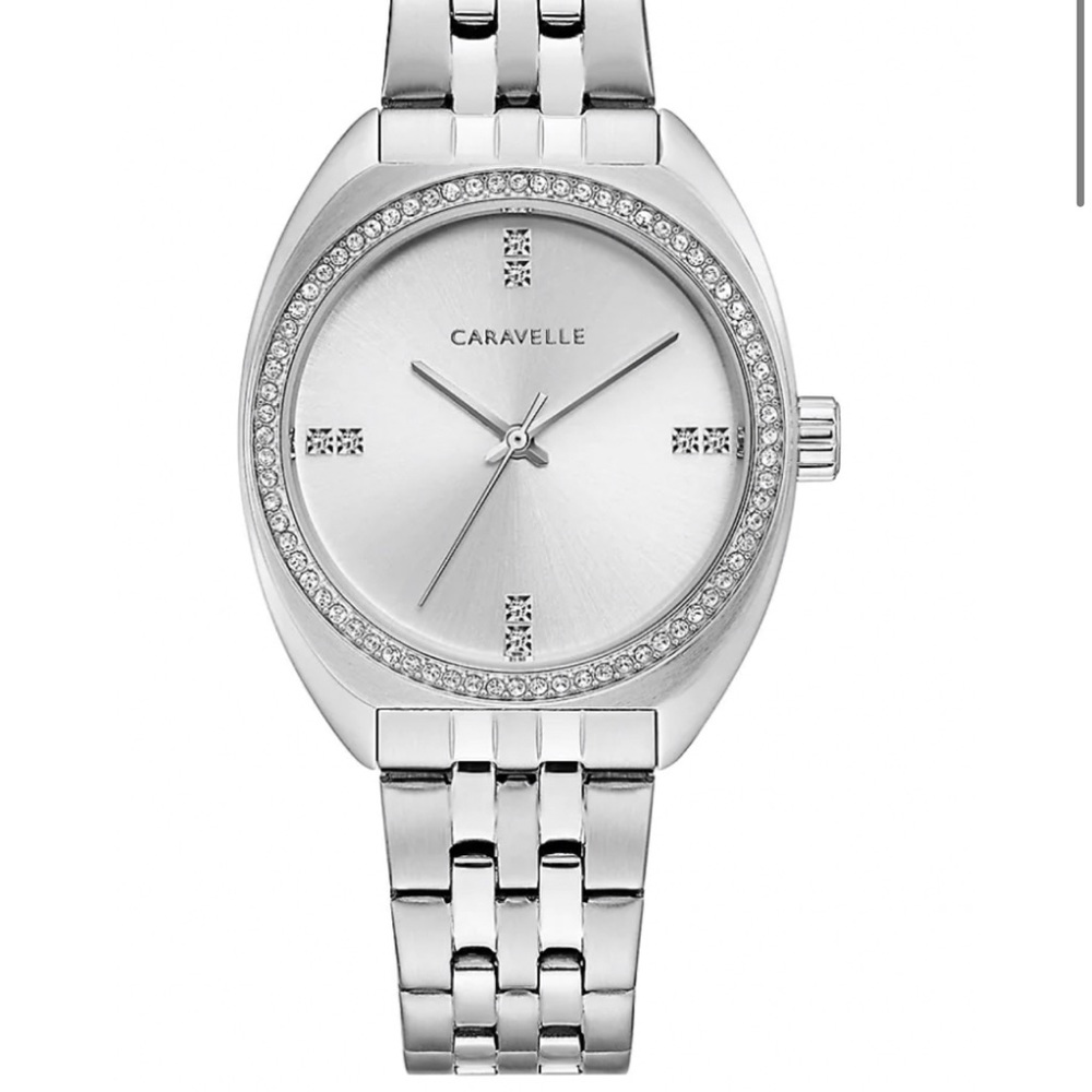 Wrist watch. Caravelle New York
RETRO-STYLE